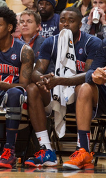 Puryear gets double-double, Missouri beats Auburn 76-71